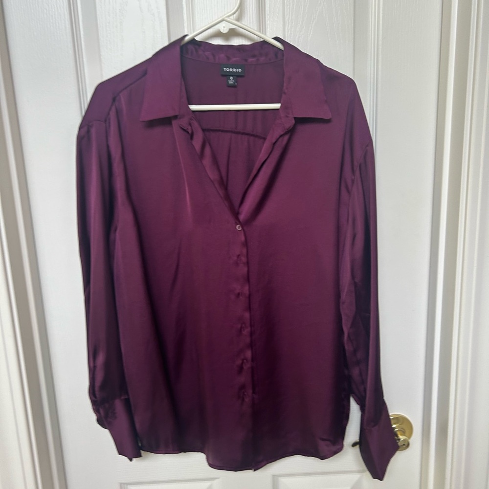 Torrid Women's Deep Purple Button Down Shirt 💜